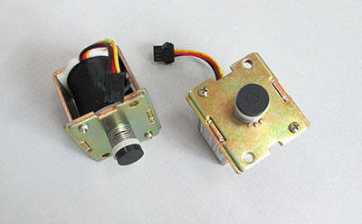 电磁阀锁螺丝机