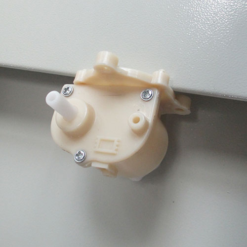 风扇摇头器拧螺丝