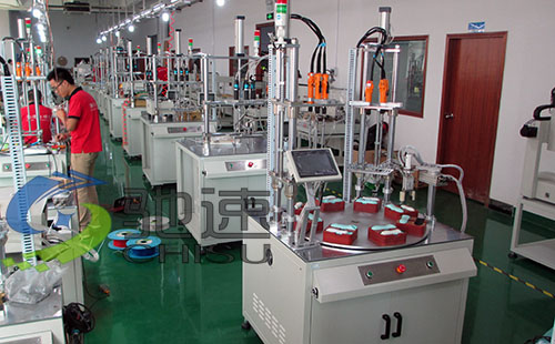 转台式拧螺丝设备