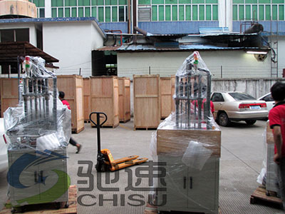 自动锁螺丝机装箱