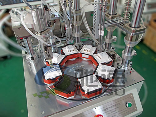 墙壁开关自动锁螺丝设备