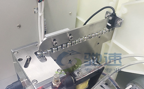 带垫片螺丝锁付