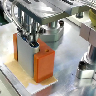 移动电源锁螺丝机方案-4轴固定式