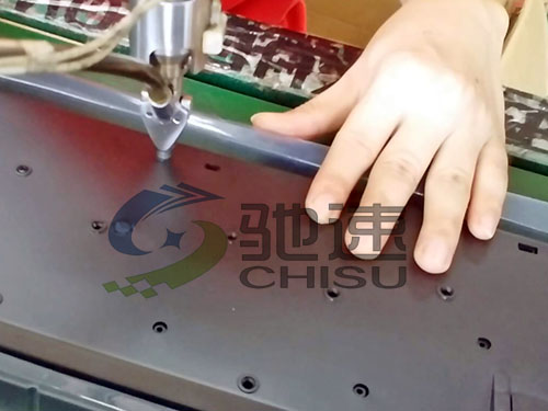 手持式自动锁螺丝机PC键盘的应用