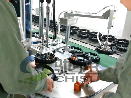 电脑音箱及喇叭自动锁螺丝机方案