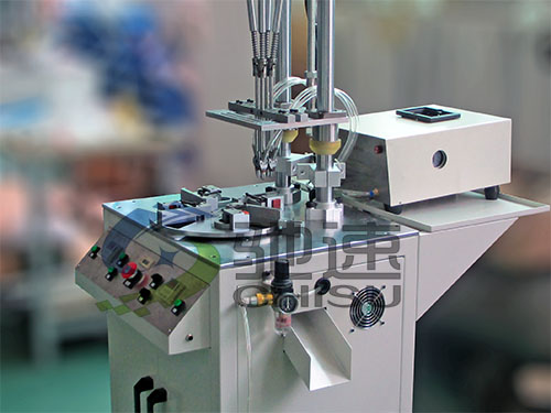 净水开关4轴锁螺丝机-出料式