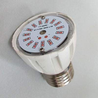 LED球泡灯锁螺丝机